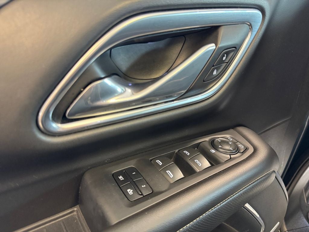 Used 2021 Dark Sky Metallic GMC 4WD SLT image 11
