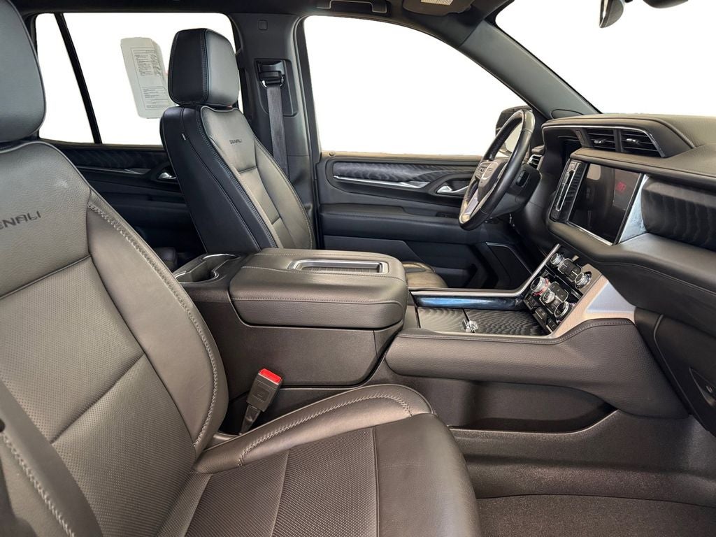 Used 2022 Onyx Black GMC 4WD Denali image 17