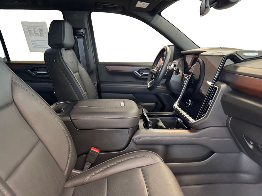 Used 2025 White Frost Tricoat GMC 4WD Denali image 17