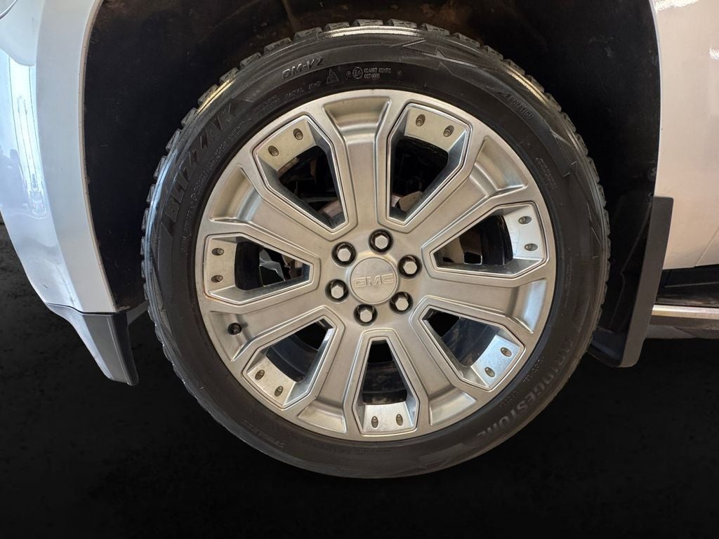 Used 2018 Quicksilver Metallic GMC Denali image 9