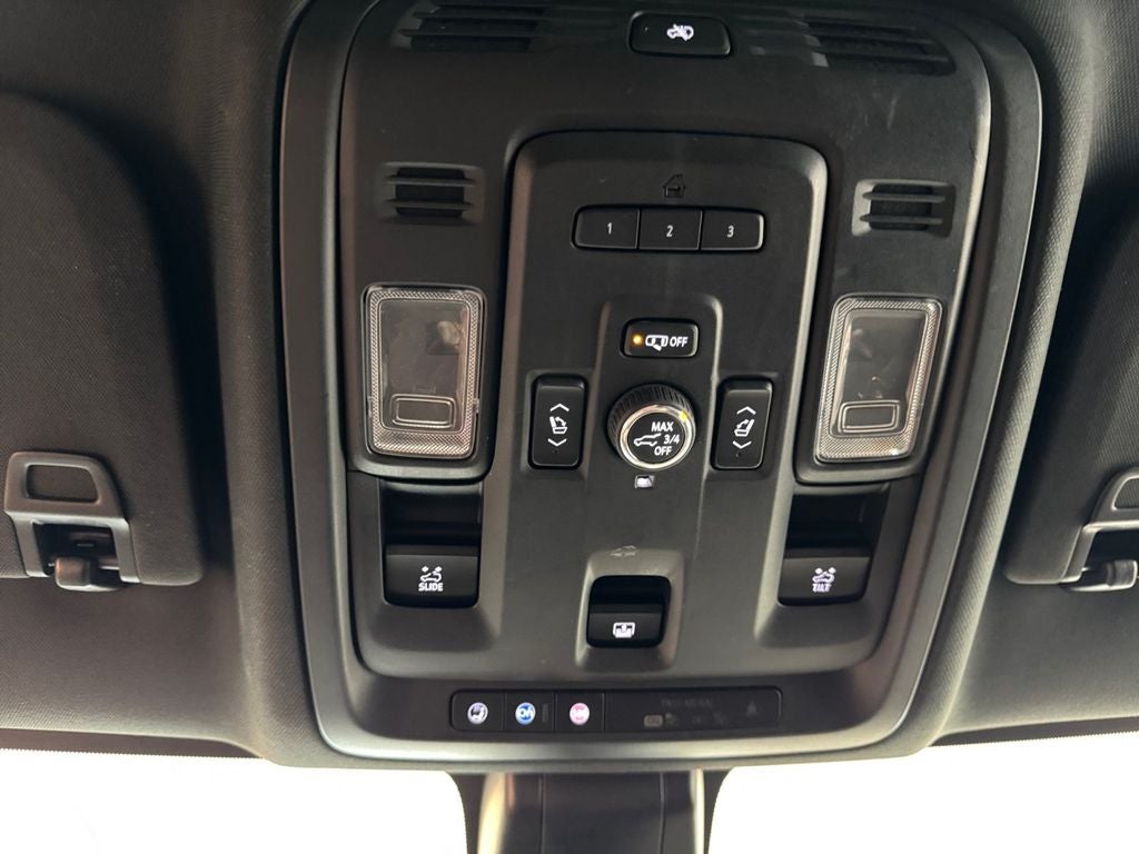 Used 2021 Onyx Black GMC 4WD Denali image 23