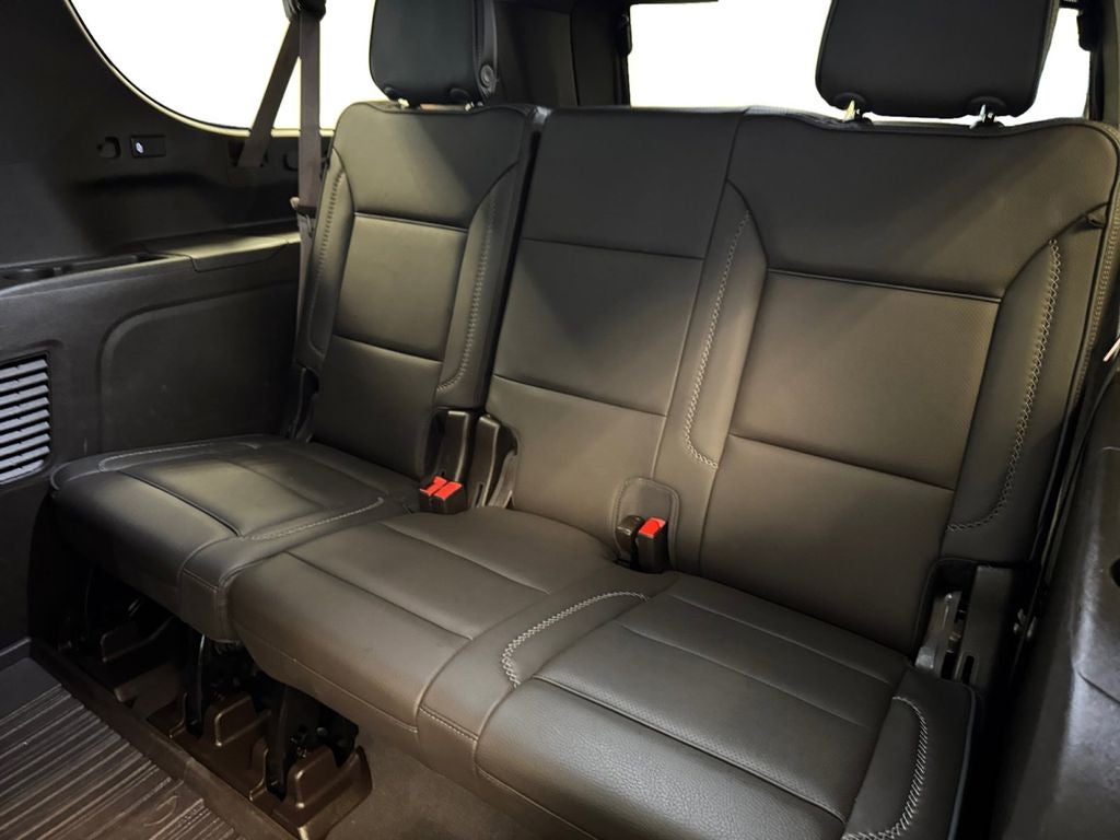 Used 2024 White Frost Tricoat GMC 4WD Denali image 16