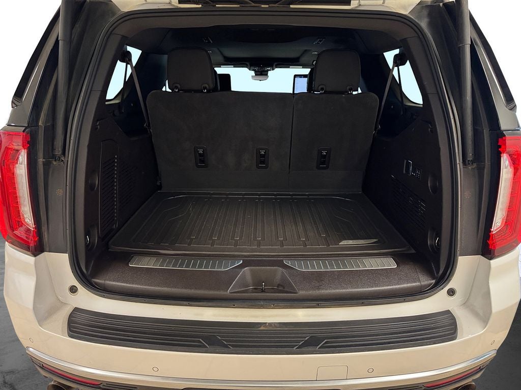Used 2024 White Frost Tricoat GMC 4WD Denali image 19