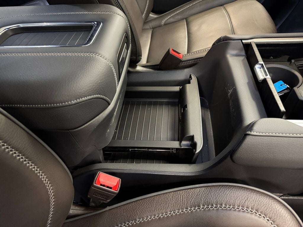 Used 2024 White Frost Tricoat GMC 4WD Denali image 24