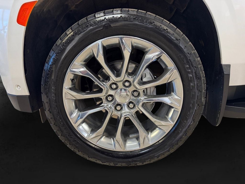 Used 2024 White Frost Tricoat GMC 4WD Denali image 9