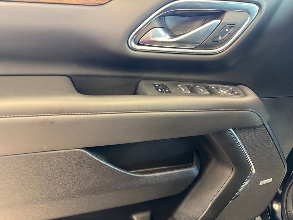 Used 2022 Black Chevrolet High Country image 11