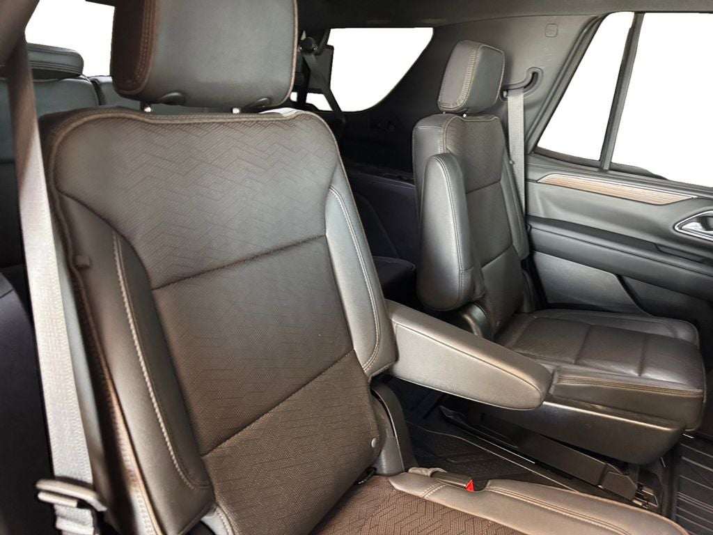 Used 2022 Black Chevrolet High Country image 18