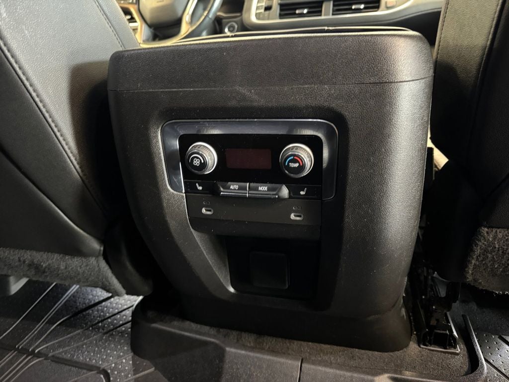 Used 2022 Black Chevrolet High Country image 22