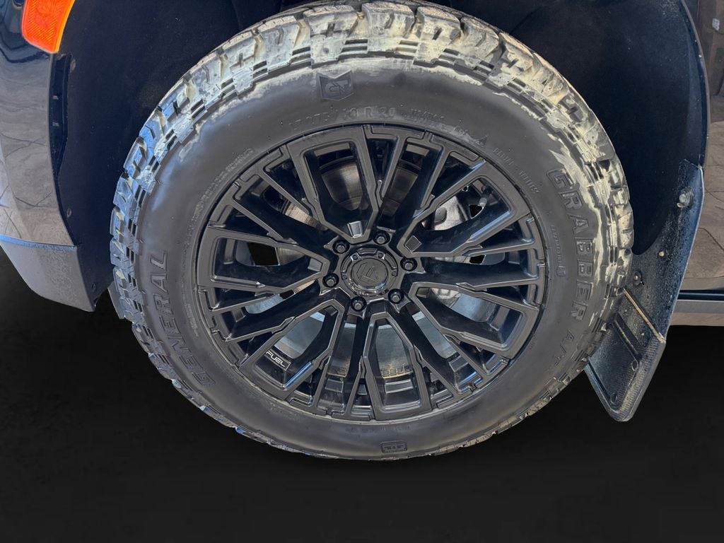 Used 2022 Black Chevrolet High Country image 9