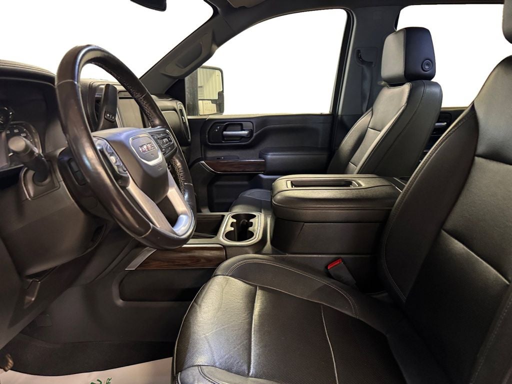 Used 2021 Quicksilver Metallic GMC 4WD Crew Cab Standard Bed SLT image 10