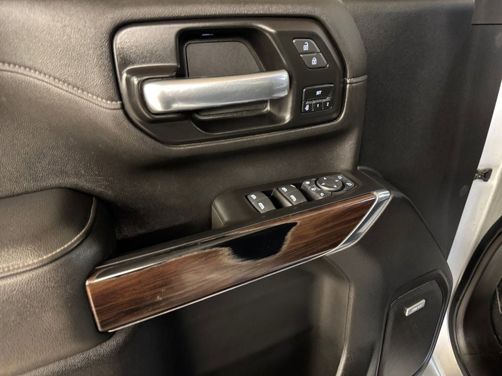 Used 2021 Quicksilver Metallic GMC 4WD Crew Cab Standard Bed SLT image 11