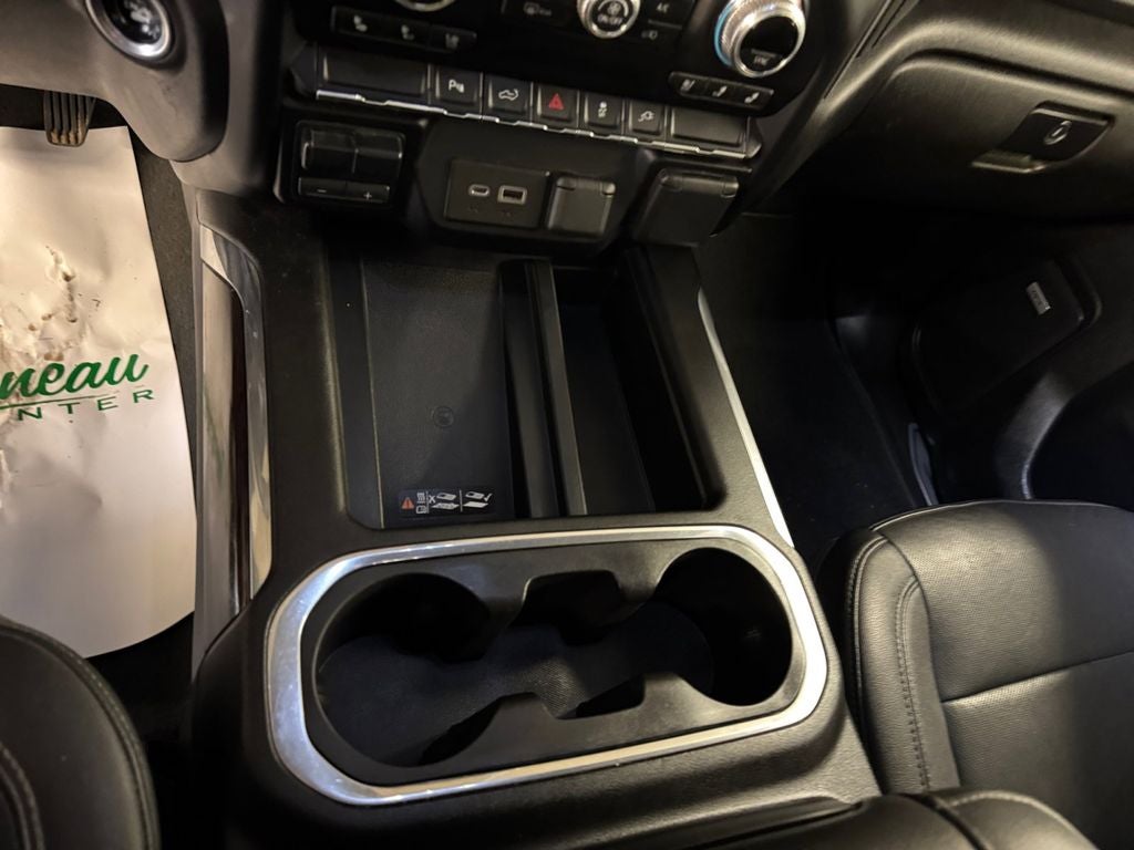 Used 2021 Quicksilver Metallic GMC 4WD Crew Cab Standard Bed SLT image 15