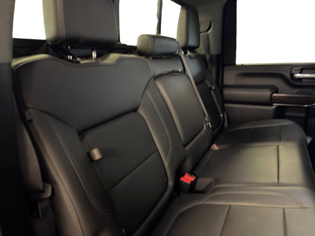 Used 2021 Quicksilver Metallic GMC 4WD Crew Cab Standard Bed SLT image 18