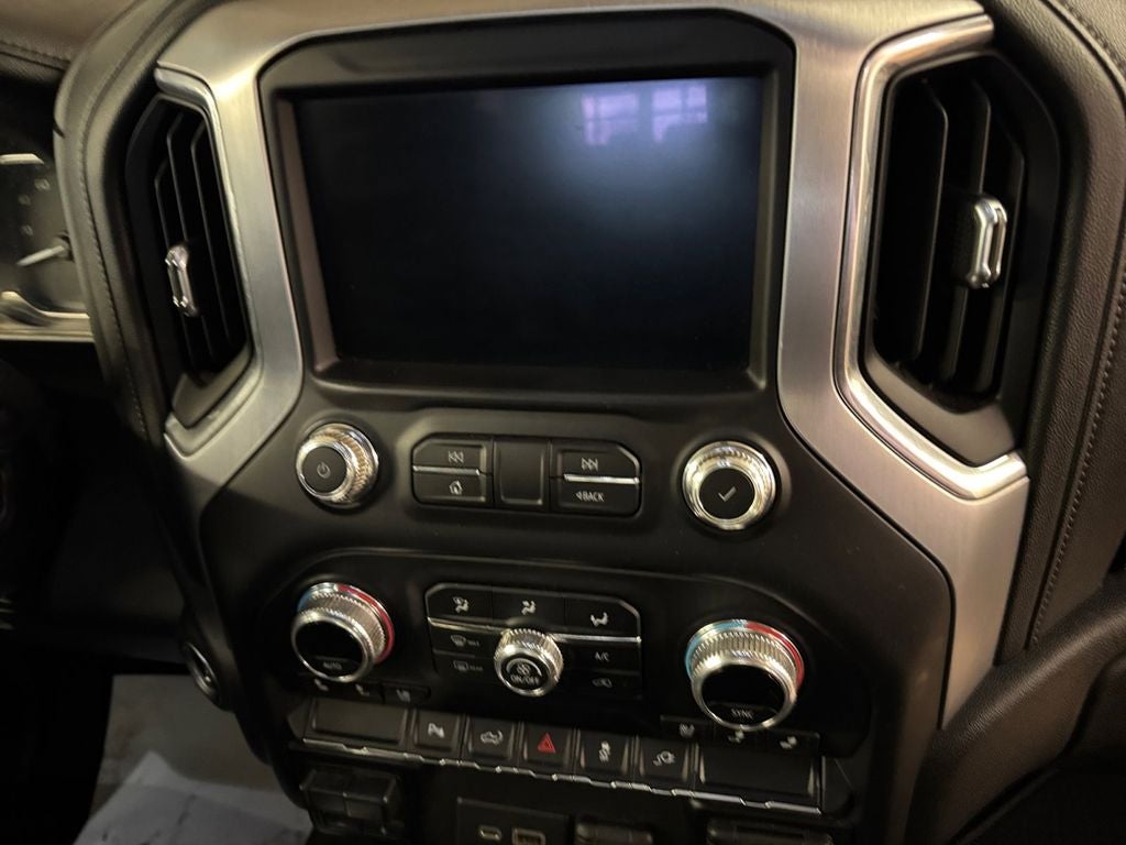 Used 2021 Quicksilver Metallic GMC 4WD Crew Cab Standard Bed SLT image 20