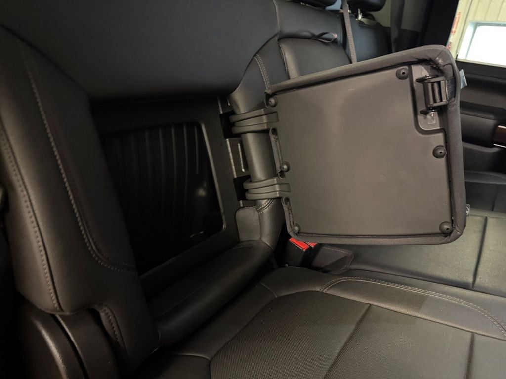 Used 2021 Quicksilver Metallic GMC 4WD Crew Cab Standard Bed SLT image 22