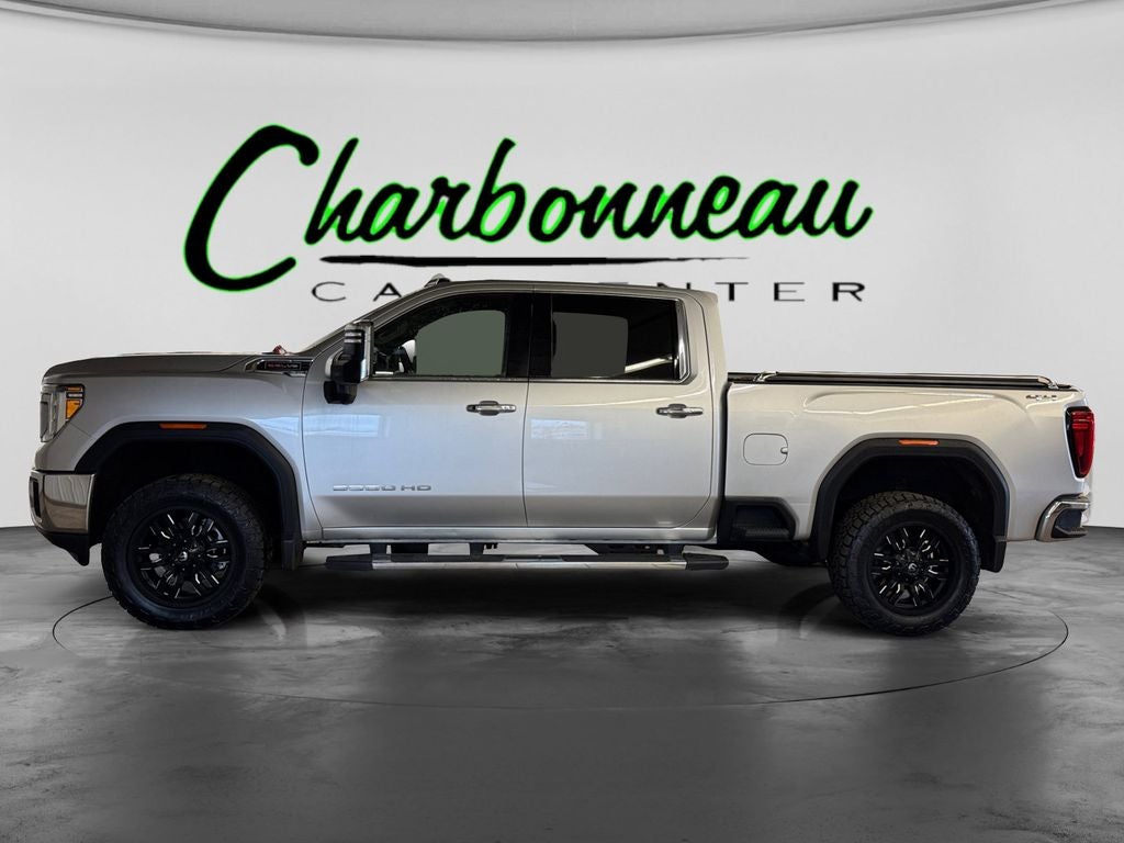 Used 2021 Quicksilver Metallic GMC 4WD Crew Cab Standard Bed SLT image 2