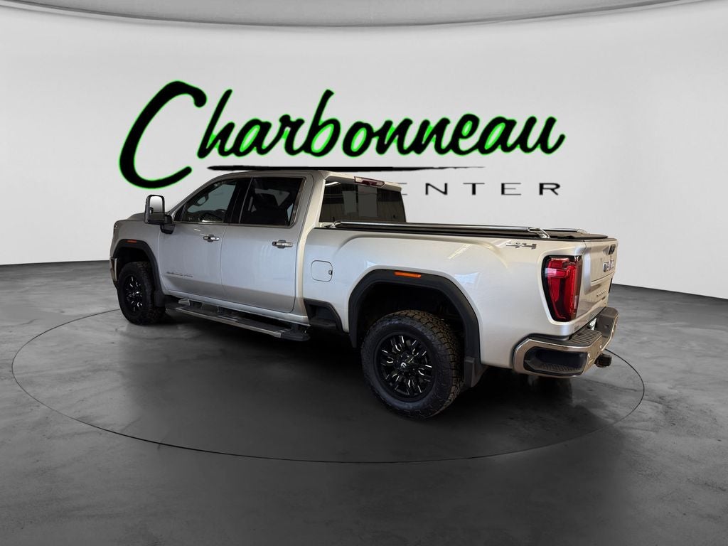 Used 2021 Quicksilver Metallic GMC 4WD Crew Cab Standard Bed SLT image 3