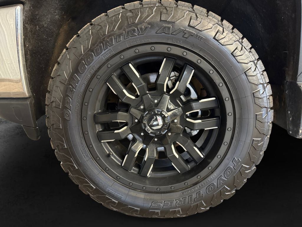 Used 2021 Quicksilver Metallic GMC 4WD Crew Cab Standard Bed SLT image 9