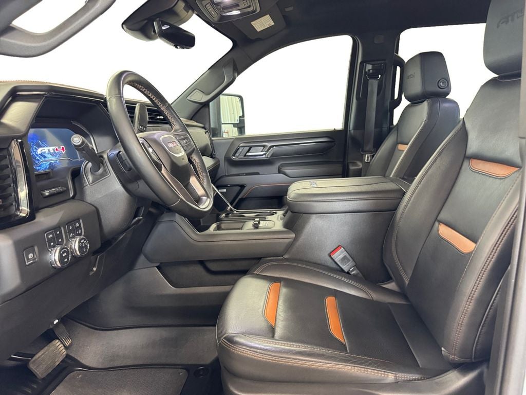 Used 2024 Summit White GMC 4WD Crew Cab Long Bed AT4 image 10