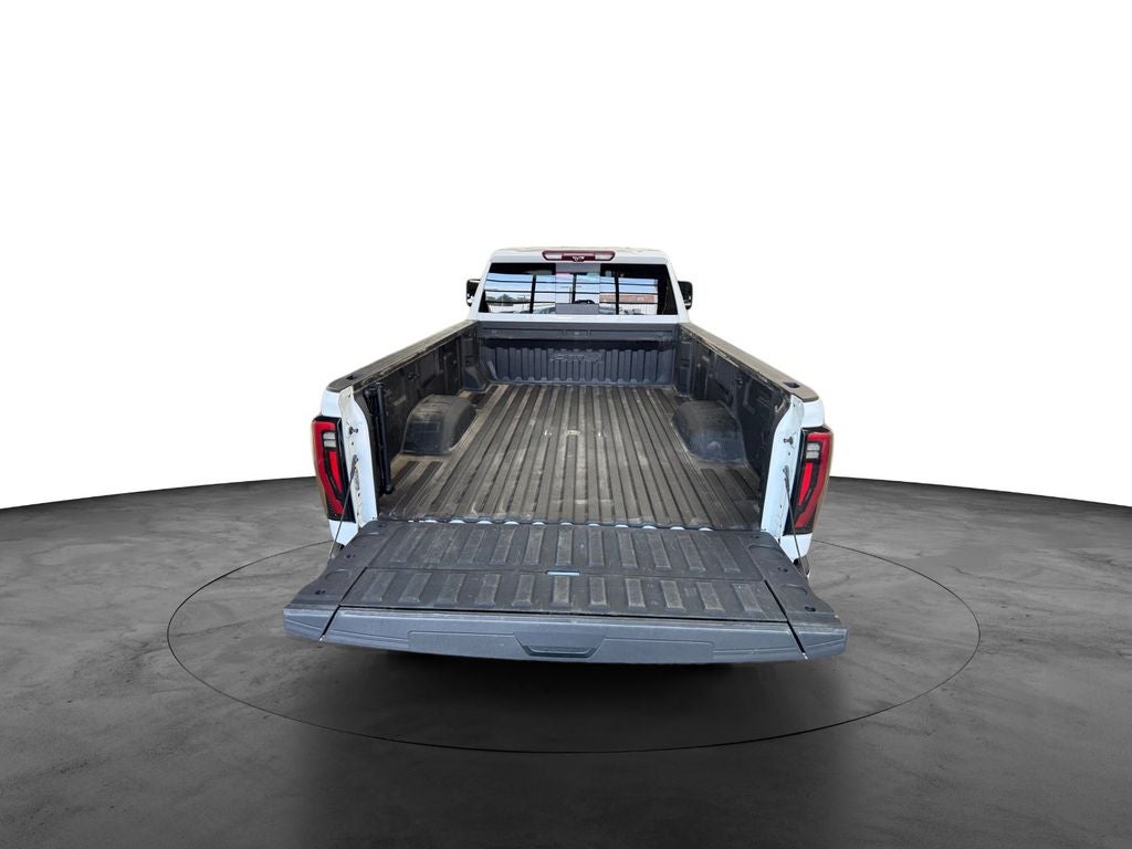 Used 2024 Summit White GMC 4WD Crew Cab Long Bed AT4 image 19