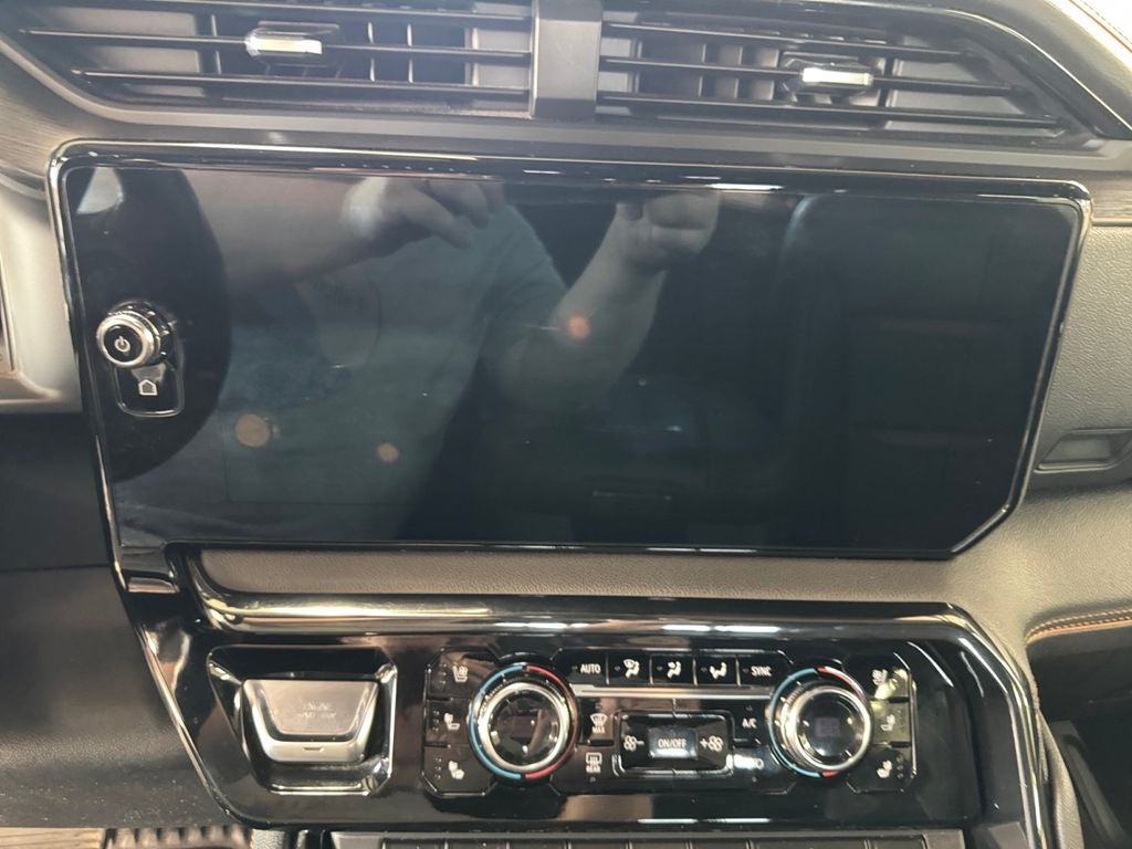 Used 2024 Summit White GMC 4WD Crew Cab Long Bed AT4 image 20