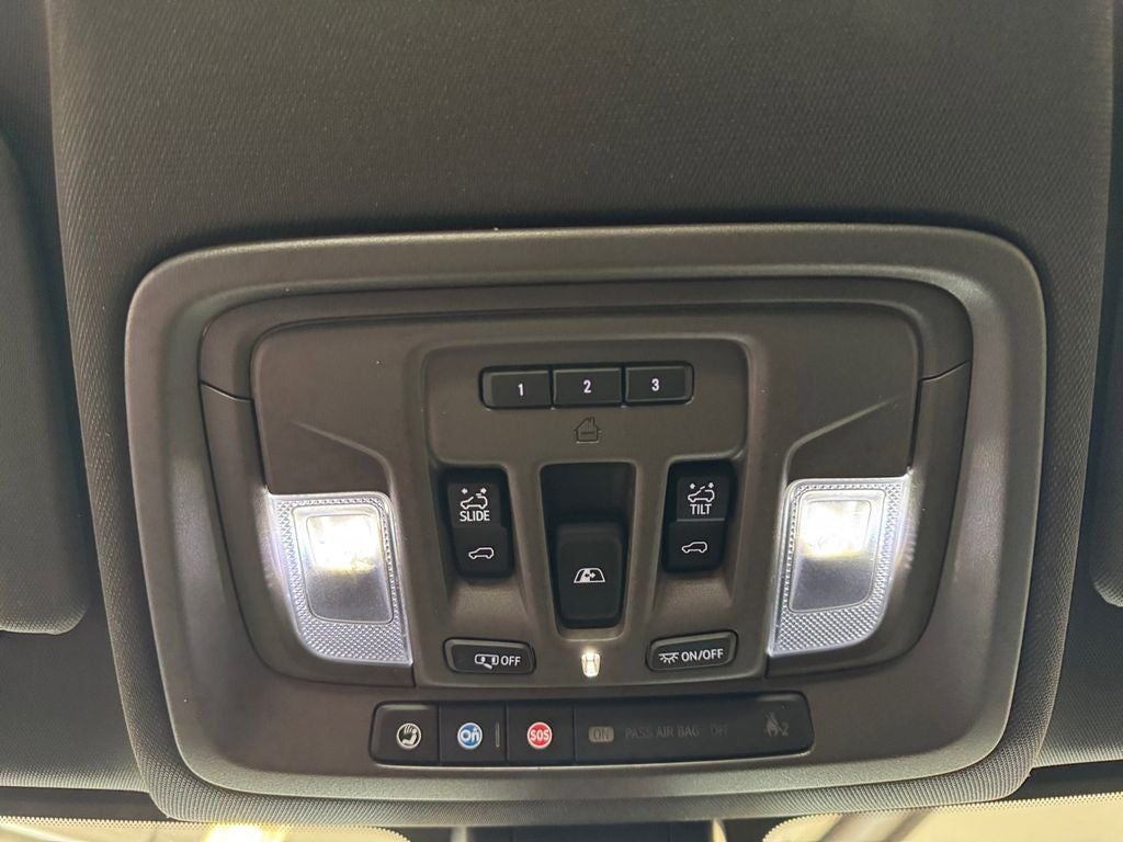 Used 2023 Summit White GMC 4WD Crew Cab Standard Bed Denali image 21