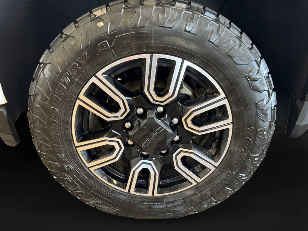 Used 2020 Summit White GMC 4WD Crew Cab Standard Bed AT4 image 9