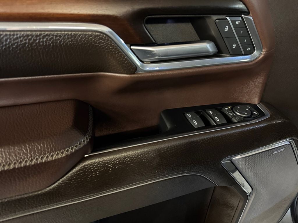 Used 2024 Sterling Metallic GMC 4WD Crew Cab Long Bed Denali image 11