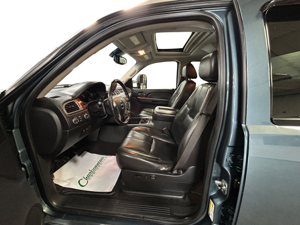 Used 2009 Stealth Gray Metallic GMC SLT image 10