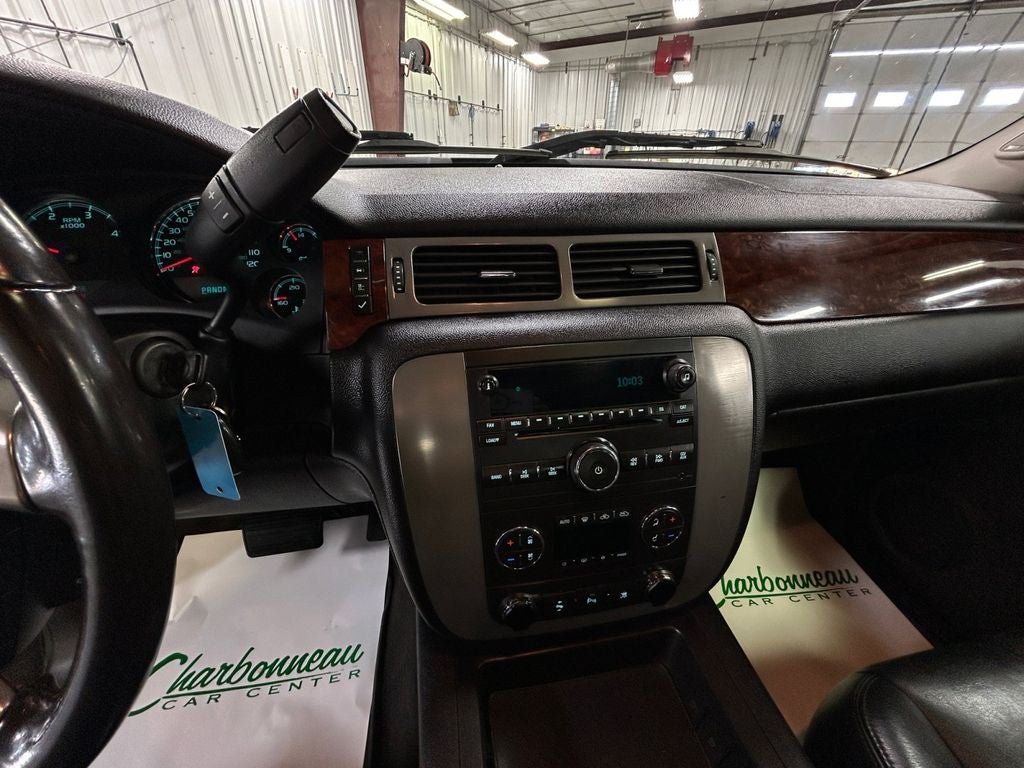 Used 2009 Stealth Gray Metallic GMC SLT image 15