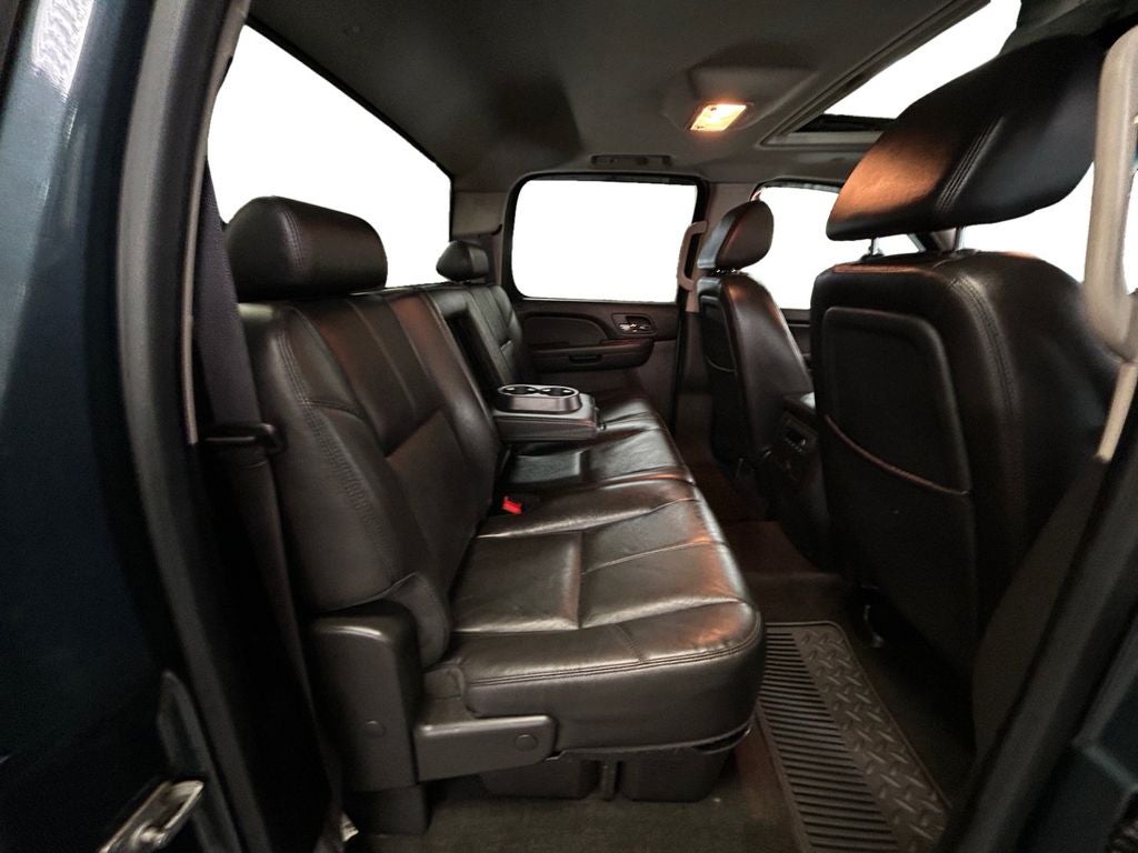 Used 2009 Stealth Gray Metallic GMC SLT image 18