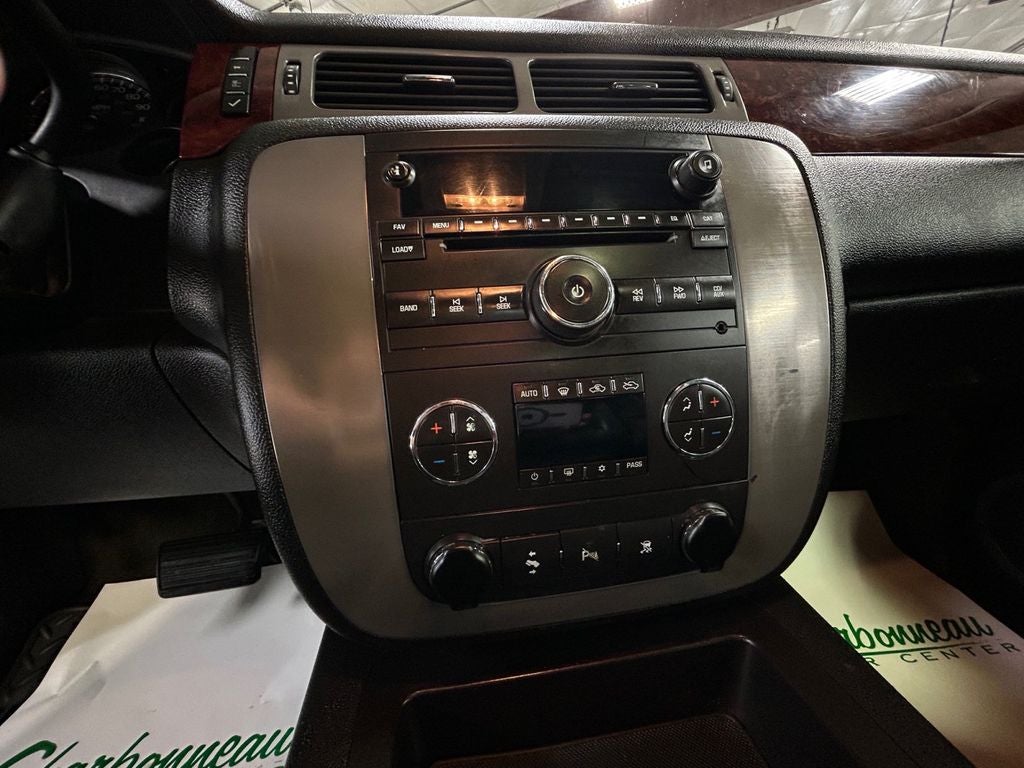 Used 2009 Stealth Gray Metallic GMC SLT image 21