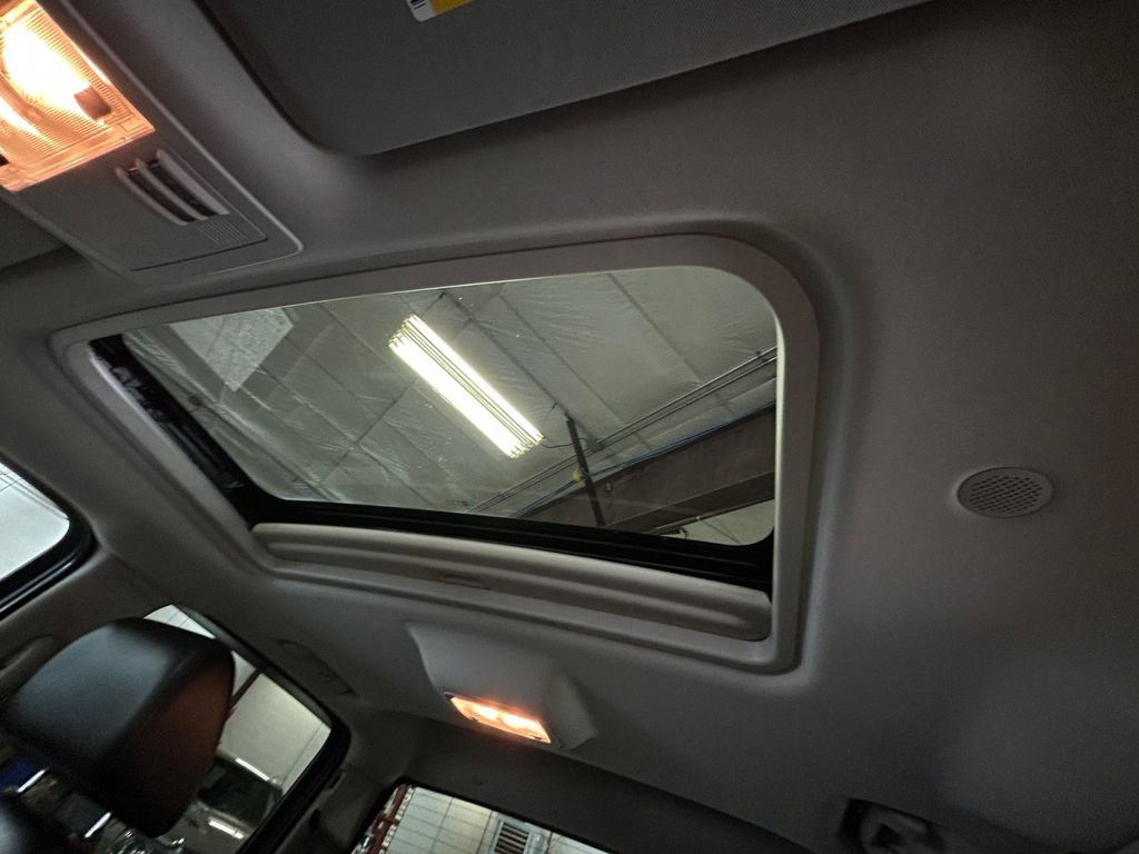 Used 2009 Stealth Gray Metallic GMC SLT image 25