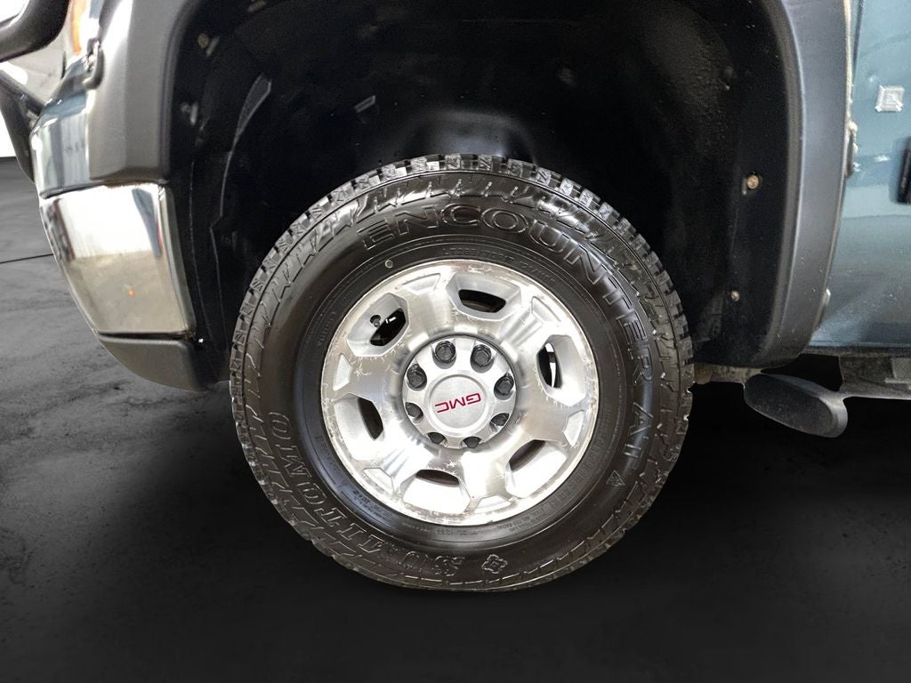 Used 2009 Stealth Gray Metallic GMC SLT image 9