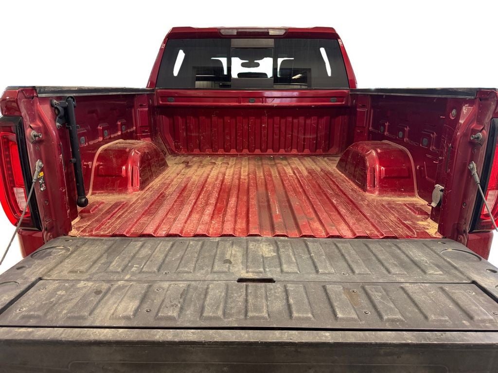 Used 2021 Cayenne Red Tintcoat GMC 4WD Crew Cab Short Box SLT image 19