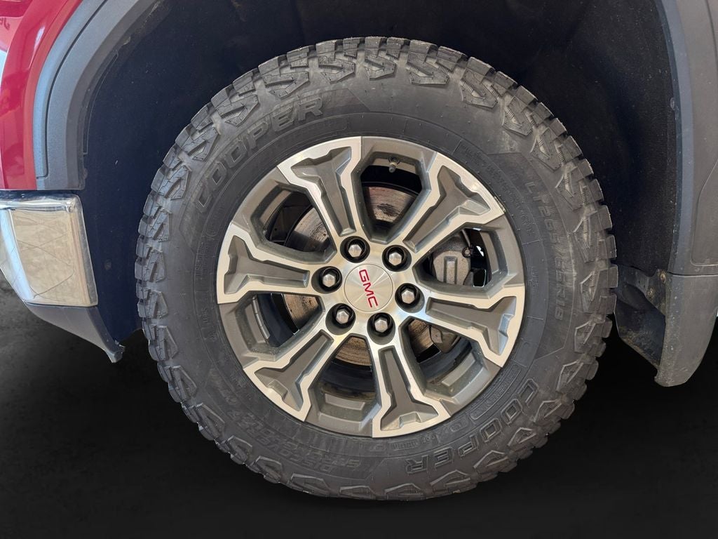 Used 2021 Cayenne Red Tintcoat GMC 4WD Crew Cab Short Box SLT image 9