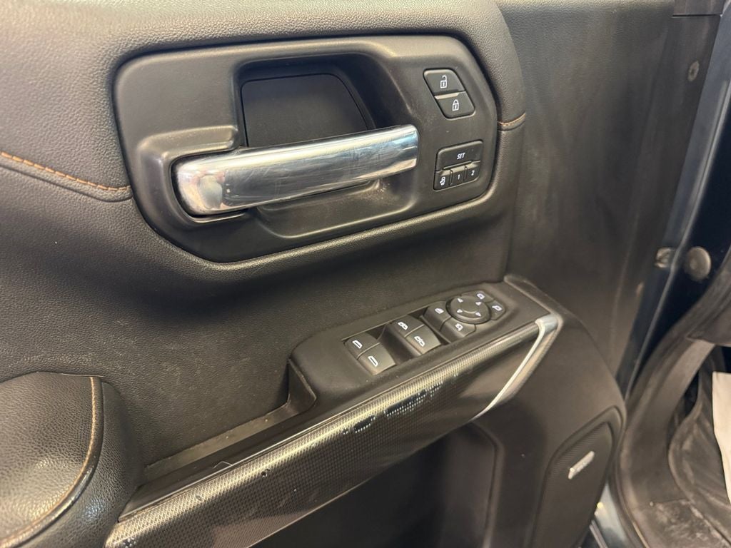 Used 2021 Dark Sky Metallic GMC 4WD Crew Cab Standard Box AT4 image 11