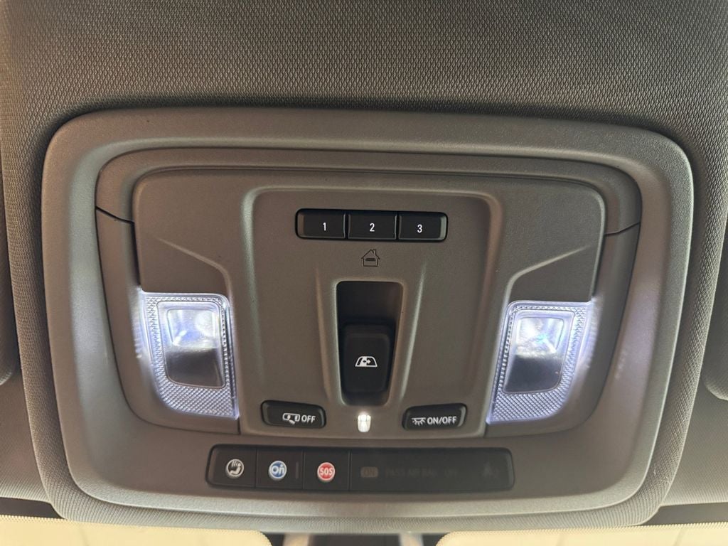 Used 2022 Satin Steel Metallic GMC 4WD Crew Cab Short Box Denali image 22