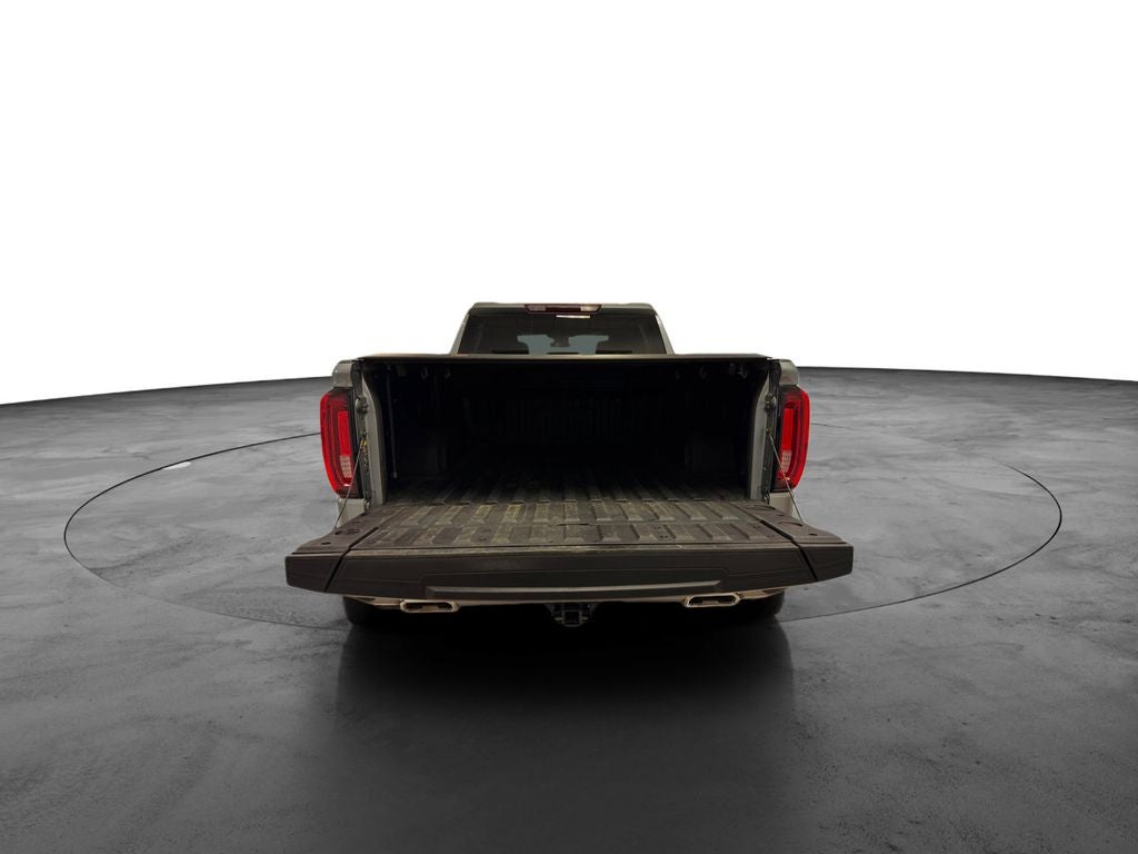 Used 2023 Sterling Metallic GMC 4WD Crew Cab Short Box AT4 image 19