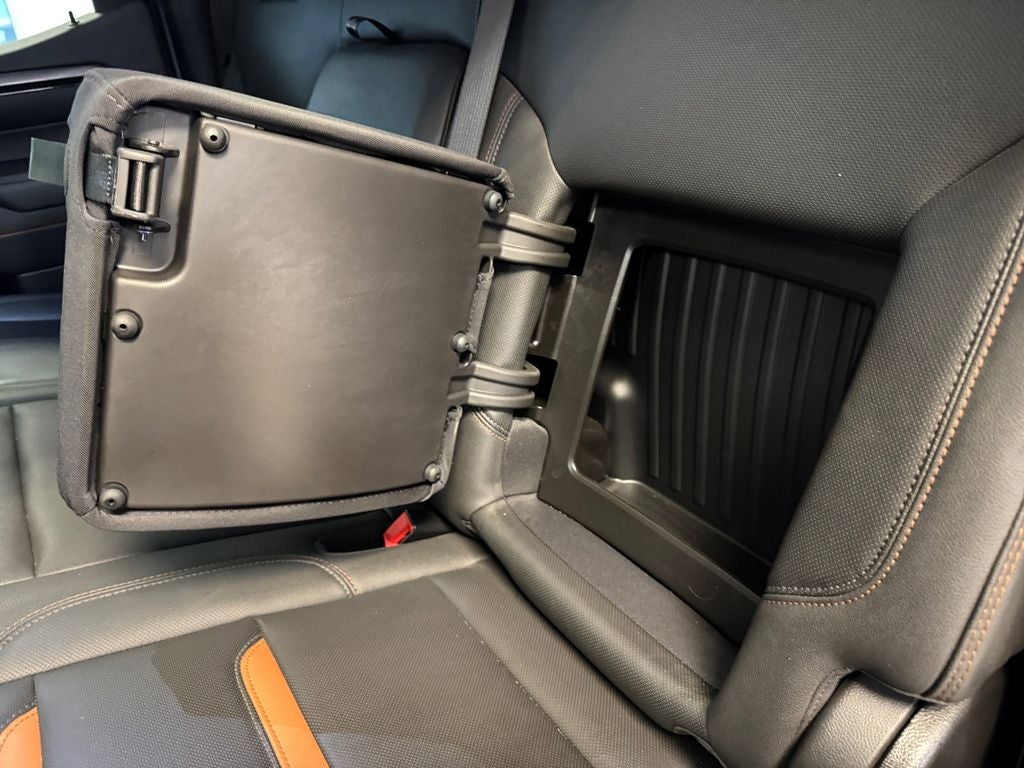 Used 2023 Sterling Metallic GMC 4WD Crew Cab Short Box AT4 image 21