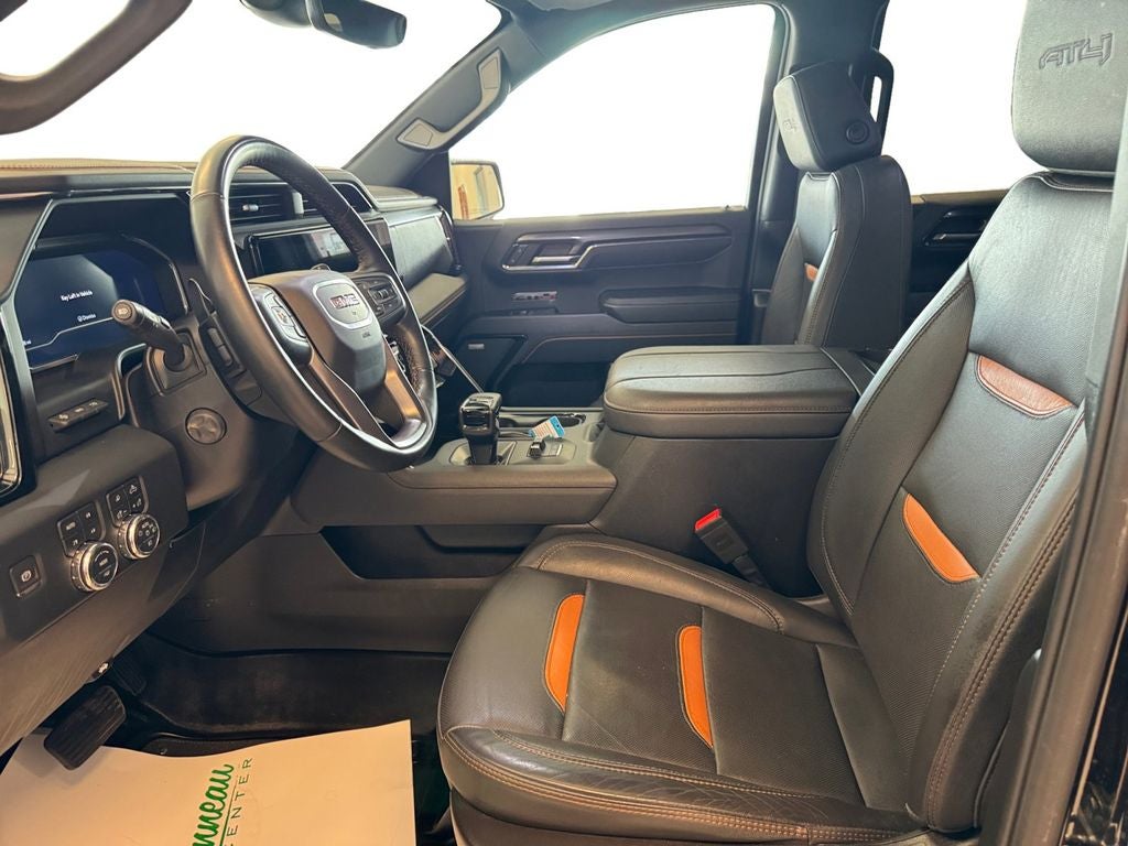 Used 2024 Onyx Black GMC 4WD Crew Cab Short Box AT4 image 10