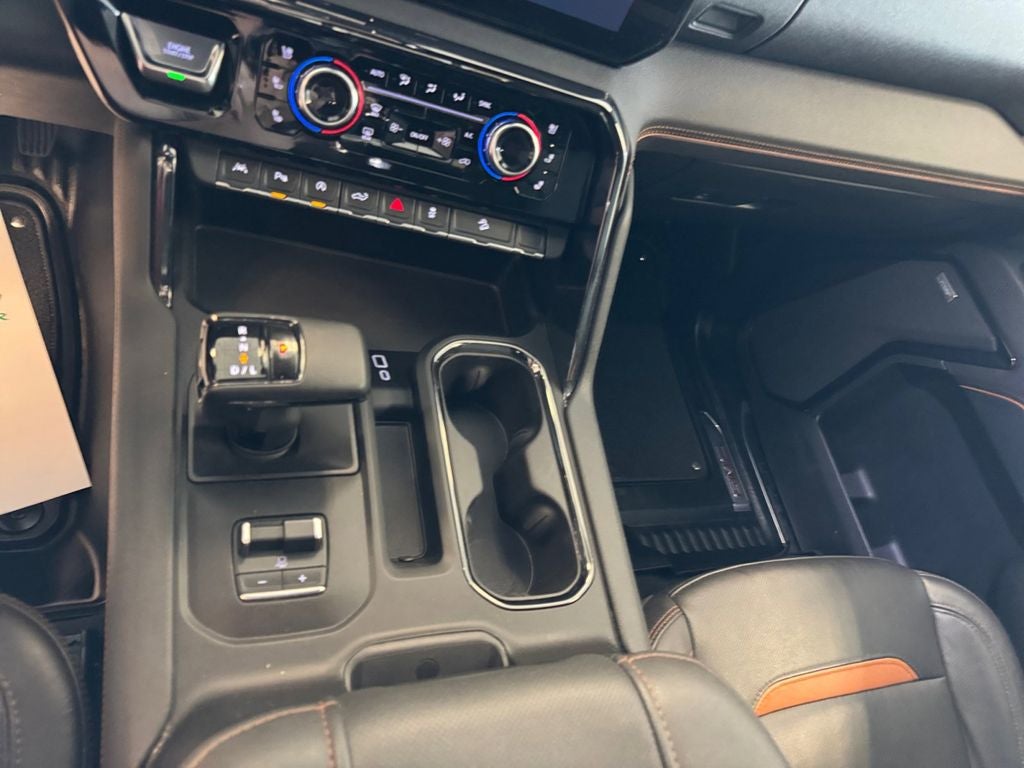 Used 2024 Onyx Black GMC 4WD Crew Cab Short Box AT4 image 15