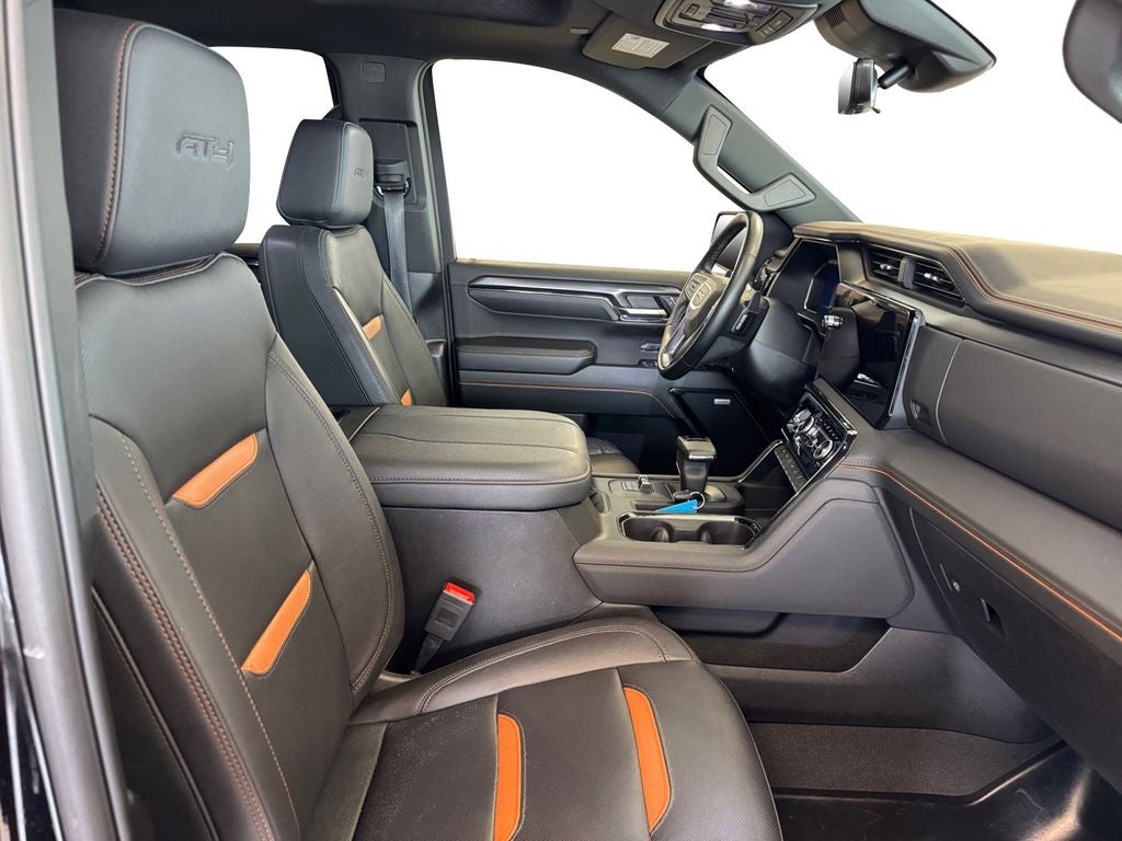 Used 2024 Onyx Black GMC 4WD Crew Cab Short Box AT4 image 17