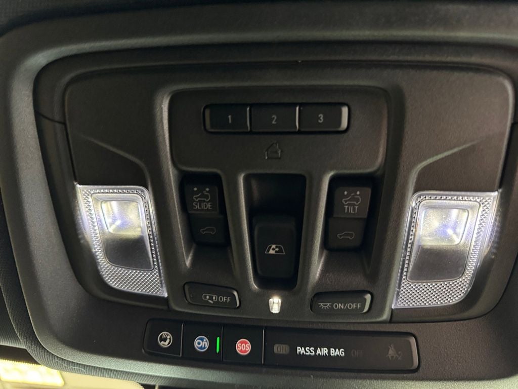 Used 2024 Onyx Black GMC 4WD Crew Cab Short Box AT4 image 21