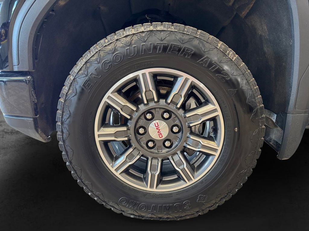 Used 2024 Onyx Black GMC 4WD Crew Cab Short Box AT4 image 9