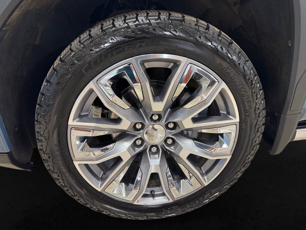 Used 2024 Downpour Metallic GMC 4WD Crew Cab Short Box Denali image 9