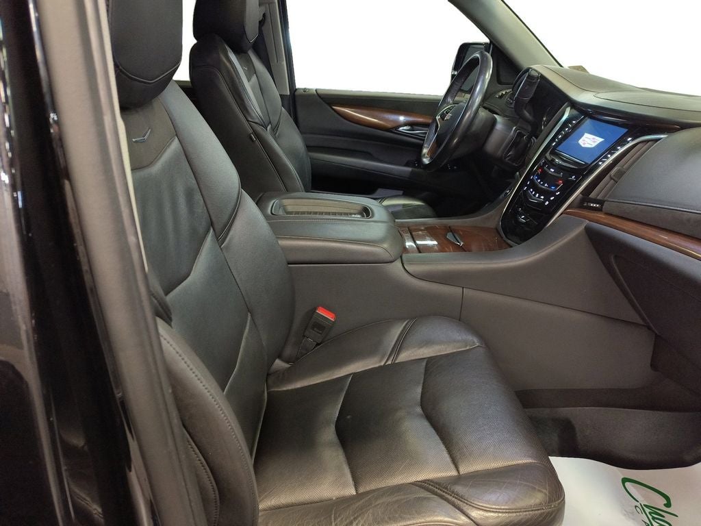 Used 2019 Black Raven Cadillac Luxury image 17