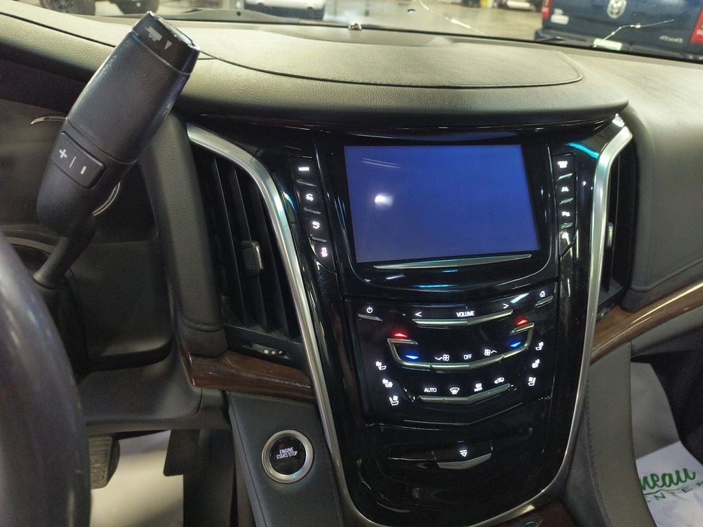 Used 2019 Black Raven Cadillac Luxury image 21