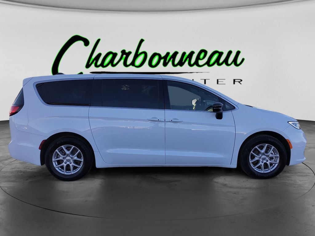 Used 2025 Bright White Clearcoat Chrysler Select image 6