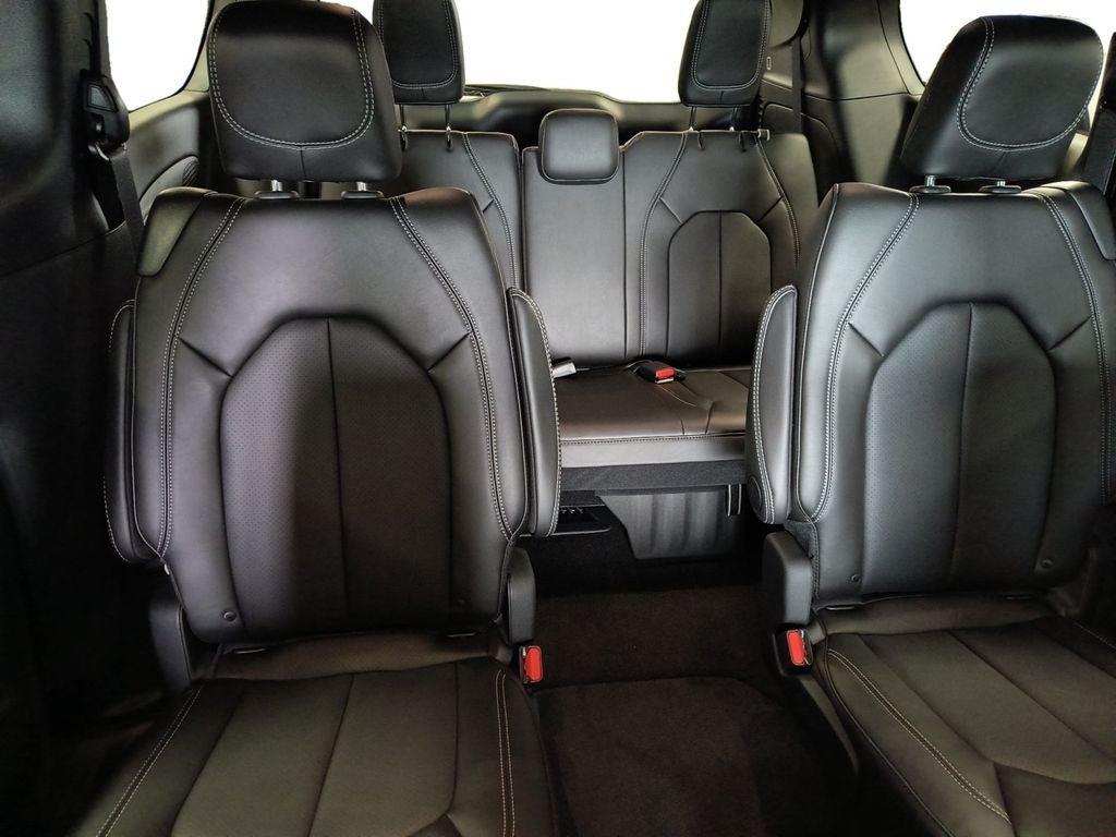 New 2027 Diamond Black Crystal Pearl-Coat Exterior Paint Chrysler PACIFICA SELECT AWD image 18